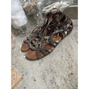 Gentle Souls Orly Gunmetal Bronze Strappy Gladiator Sandals Womens 8.5 M Flat